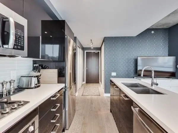 Toronto C01, ON M5V 2H5,11 Charlotte ST #1107