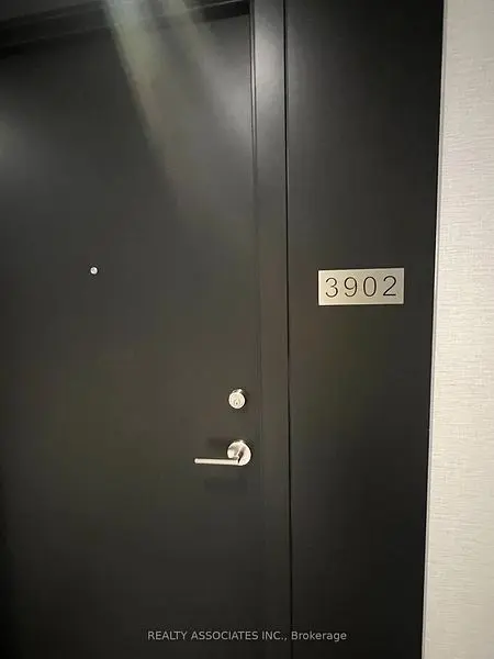 Toronto C08, ON M5B 0C5,82 Dalhousie ST #3902