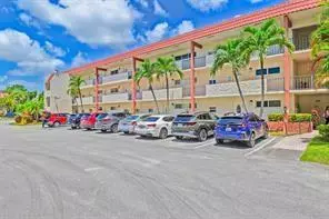 Pembroke Pines, FL 33025,9511 N Hollybrook Lake Dr #207