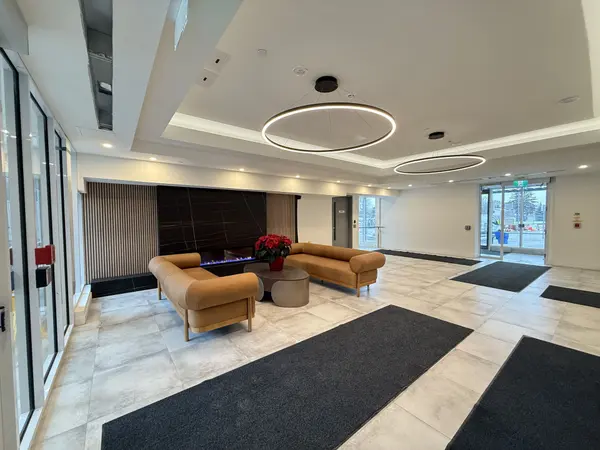 Newmarket, ON L3Y 0J2,715 DAVIS DR #B105