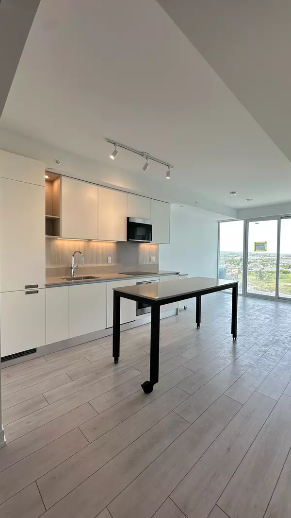 Barrie, ON L4N 1S9,39 Mary ST #1201