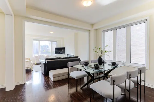 Brampton, ON L6X 5S7,379 Valleyway DR