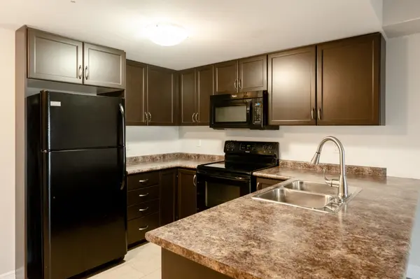 Guelph, ON N1L 0L3,67 Kingsbury SQ #214