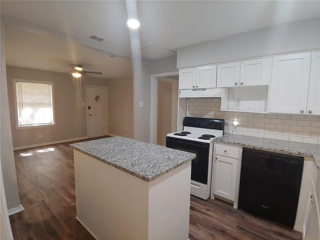 Dallas, TX 75216,2347 Village Way