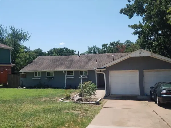 5786 Rockhill Road, Fort Worth, TX 76112