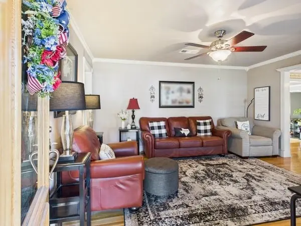 Irving, TX 75060,516 E 6th Street