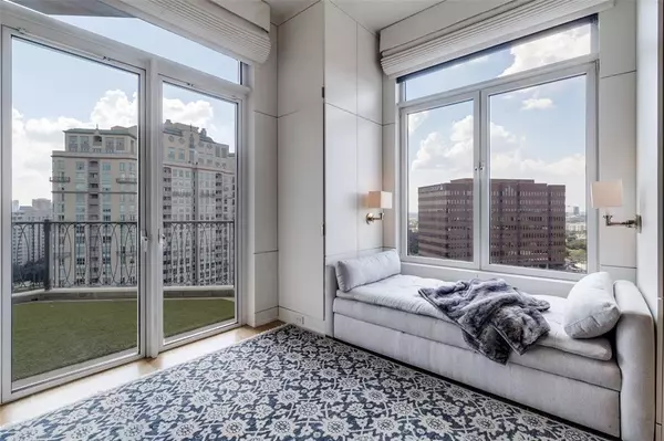 Dallas, TX 75219,3505 Turtle Creek Boulevard #17E