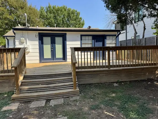 Dallas, TX 75209,8427 Ridgelea Street