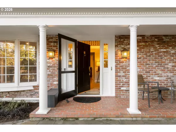 Lake Oswego, OR 97034,39 HILLSHIRE DR