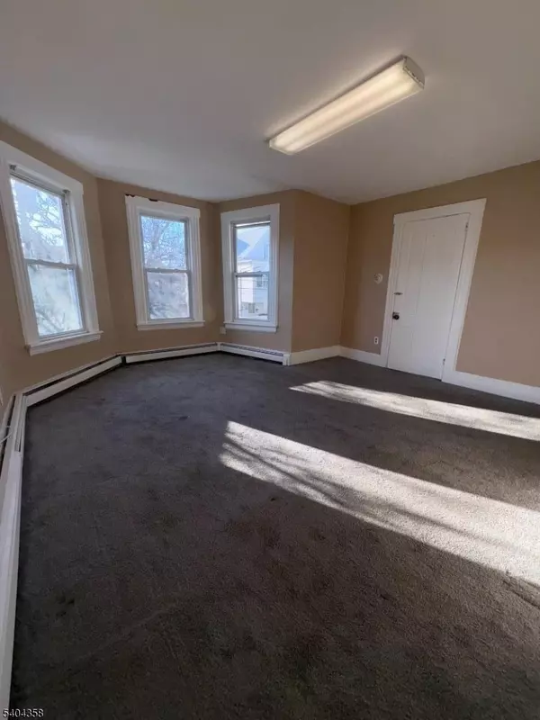 Clifton City, NJ 07011,16 Lincoln Pl