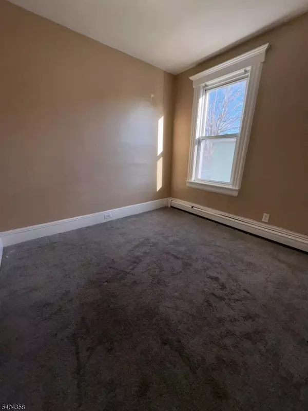 Clifton City, NJ 07011,16 Lincoln Pl