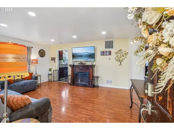 Portland, OR 97233,710 SE 155TH AVE