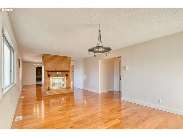 Pendleton, OR 97801,71642 SW PARK LN