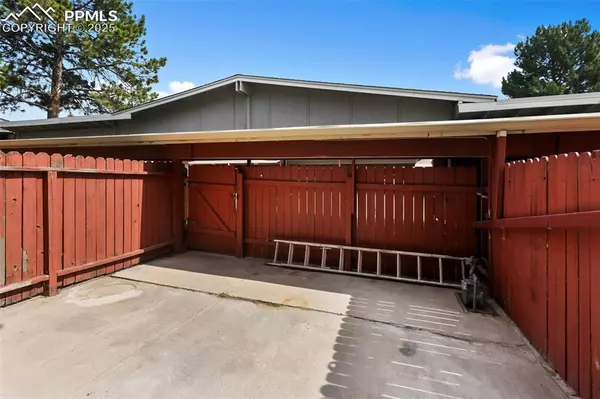 Colorado Springs, CO 80919,392 W Rockrimmon BLVD #C