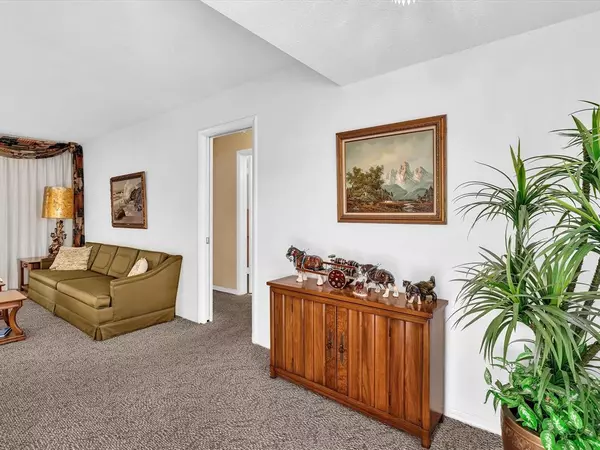 Hollywood, FL 33021,407 S Highland Dr