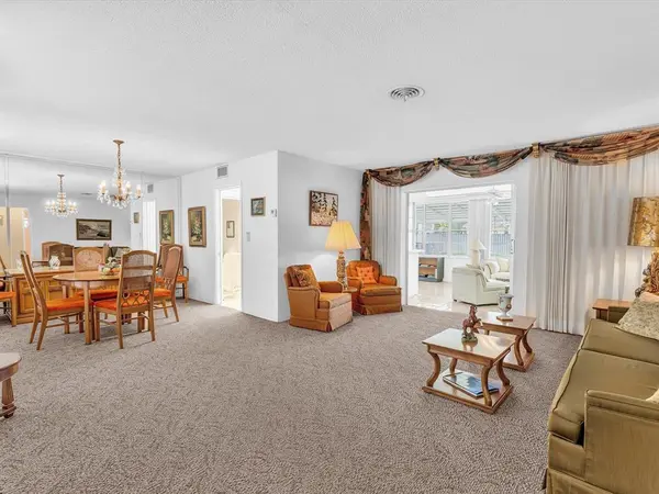 Hollywood, FL 33021,407 S Highland Dr