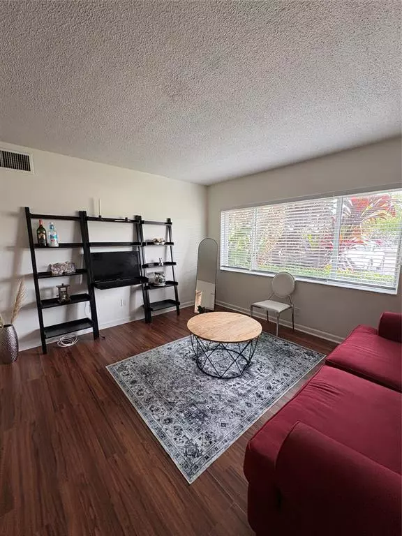 Pompano Beach, FL 33060,101 SE 6TH Ave #2