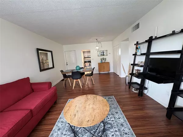 Pompano Beach, FL 33060,101 SE 6TH Ave #2