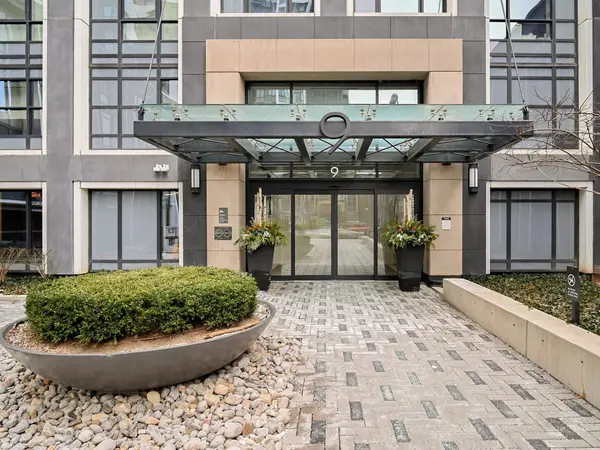 Toronto W08, ON M9A 0E1,9 Mabelle AVE #1322