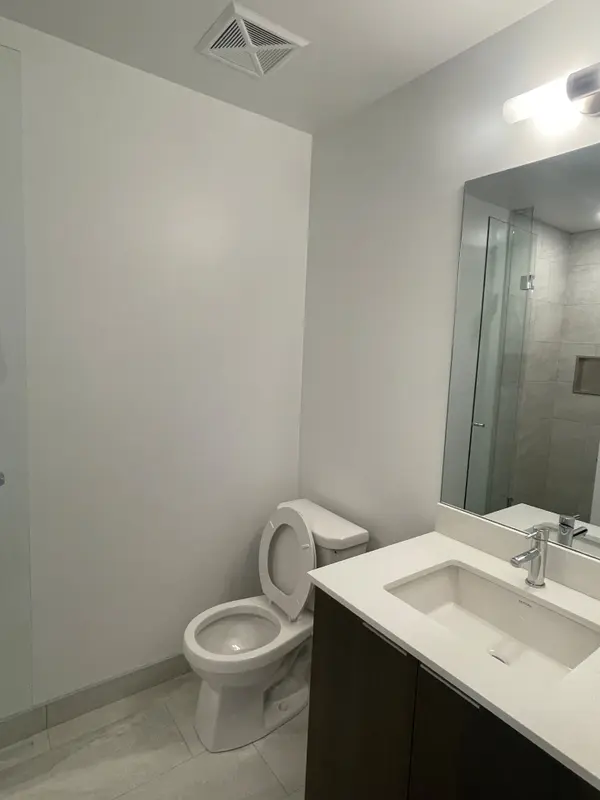 Mississauga, ON L5B 0P6,395 Square One DR #4805