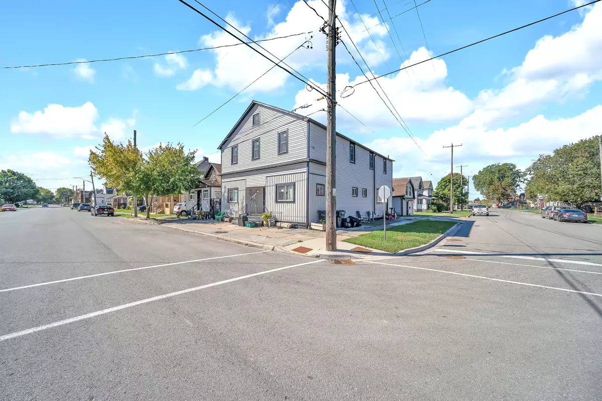 Port Colborne, ON L3K 1Y3,224 MITCHELL ST