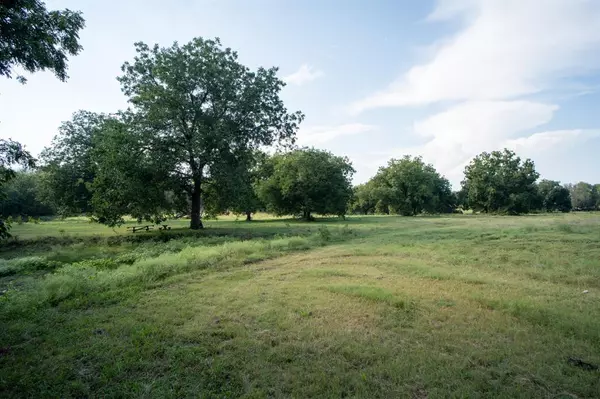 Sanger, TX 76266,10902 Clear Creek Road W