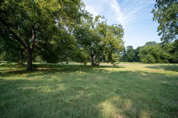 Sanger, TX 76266,10902 Clear Creek Road W