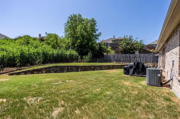 Dallas, TX 75249,5886 Cliff Ridge Drive