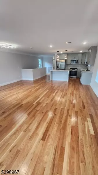 East Orange City, NJ 07017,72 Hamilton St