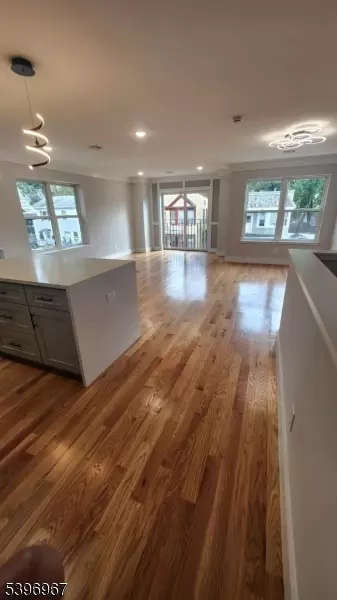 East Orange City, NJ 07017,72 Hamilton St