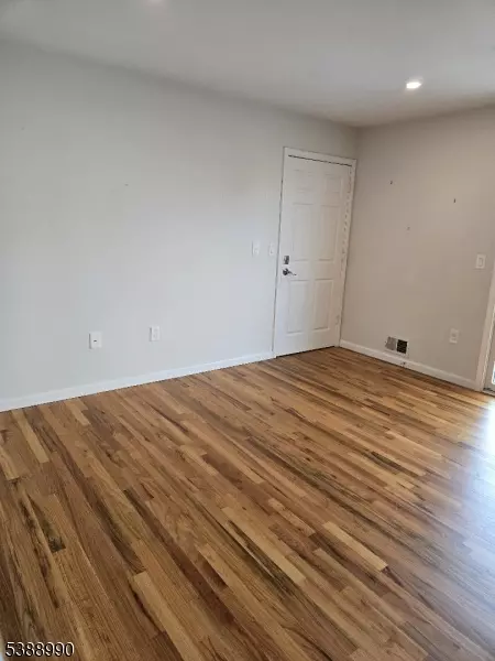 Newark City, NJ 07114,89 Sumo Village Ct