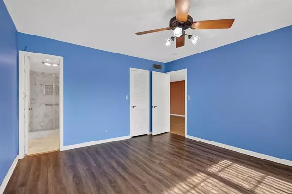 Pembroke Pines, FL 33025,9410 N Hollybrook Lake Dr #303