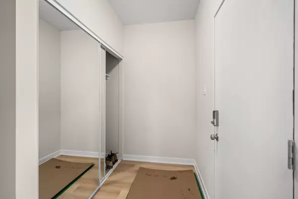 Kanata, ON K2W 0N9,615 Bee Pollen WAY