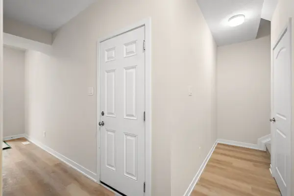 Kanata, ON K2W 0N9,615 Bee Pollen WAY