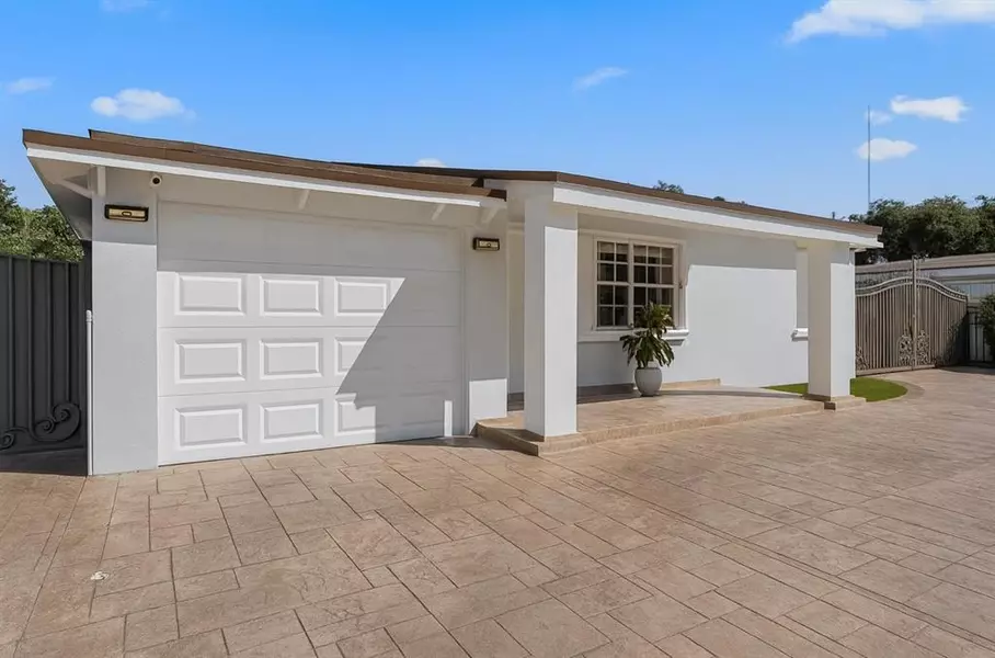 31 Miami Gardens Rd, West Park, FL 33023