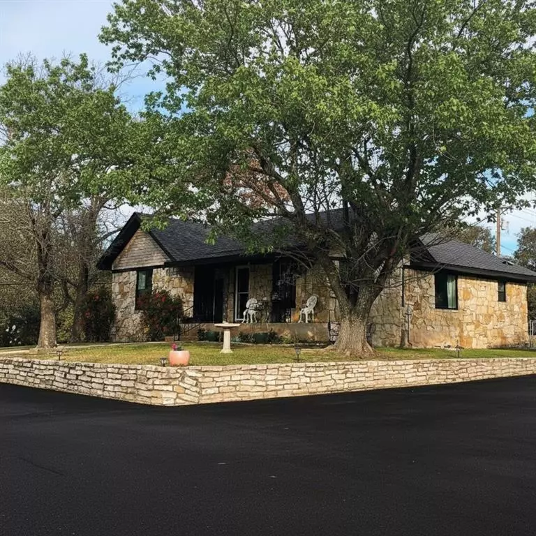 Weatherford, TX 76086,208 W 7th Street W