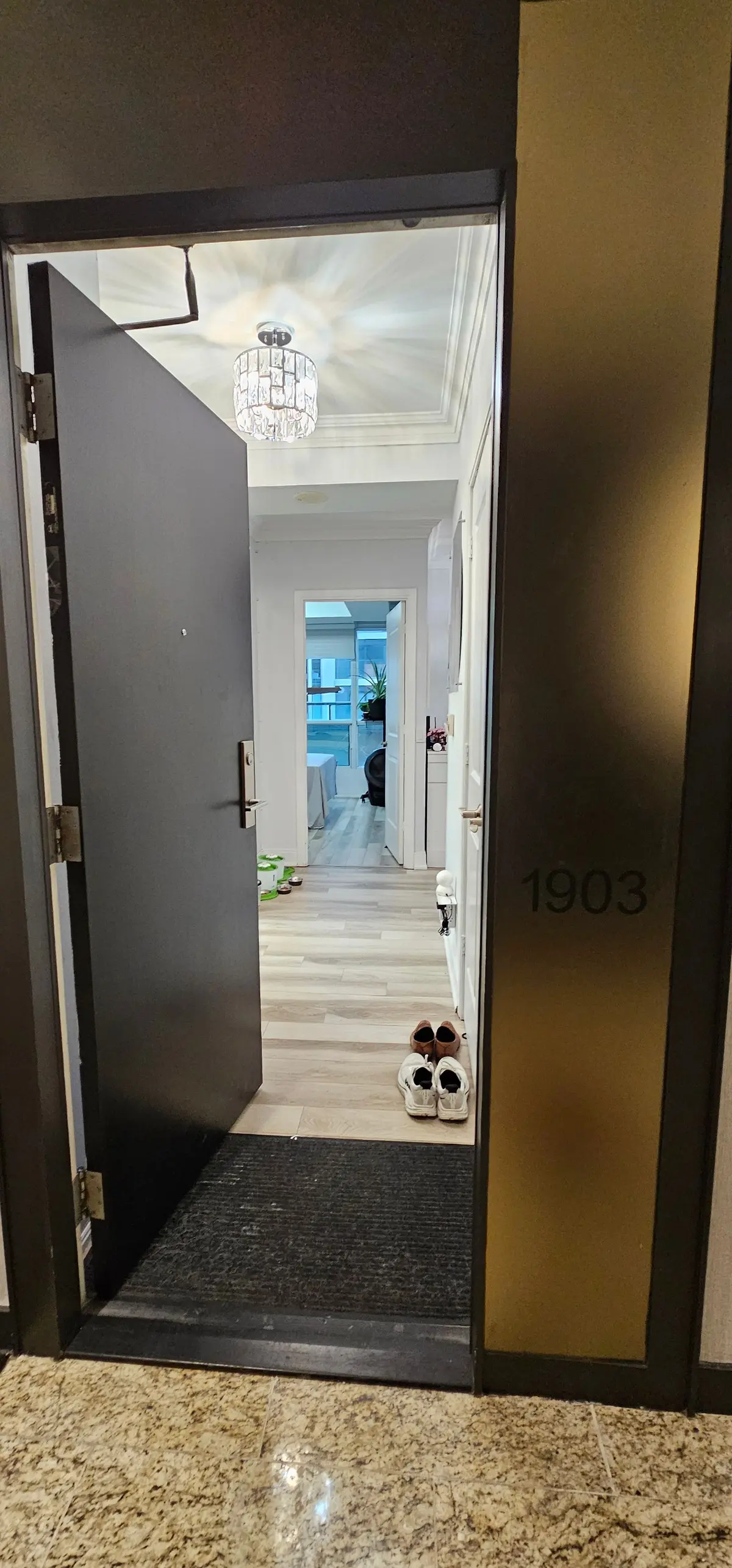 Toronto C10, ON M4P 0A5,88 Broadway AVE #1903