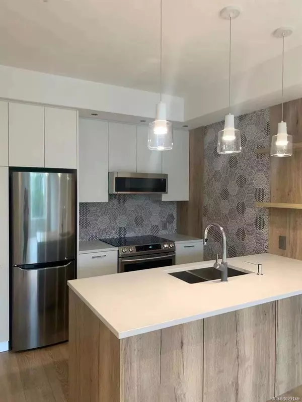 1588 North Dairy Rd #206, Saanich, BC V8T 3V4