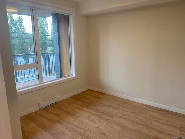 Saanich, BC V8T 3V4,1588 North Dairy Rd #206