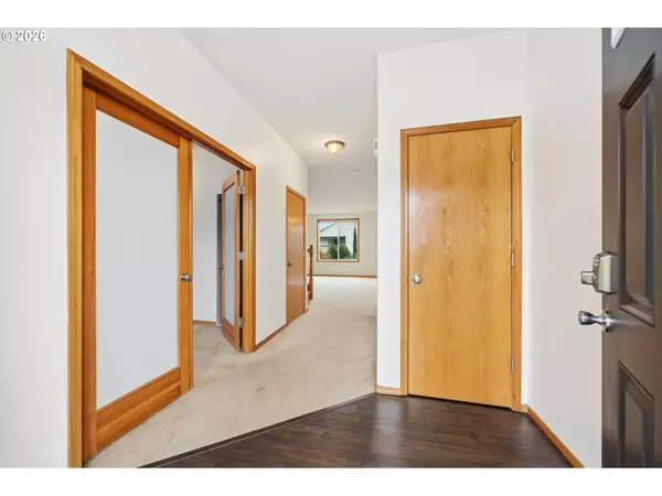 Washougal, WA 98671,5582 N ST