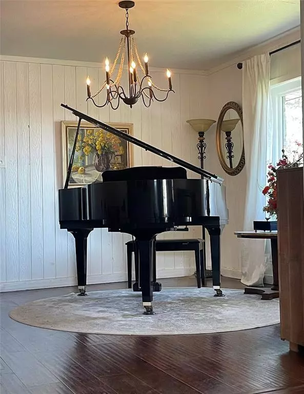 Weatherford, TX 76086,208 W 7th Street W