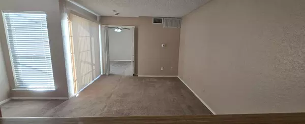 Dallas, TX 75243,9811 Walnut Street #301