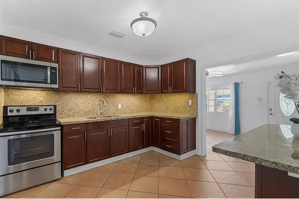 West Park, FL 33023,31 Miami Gardens Rd