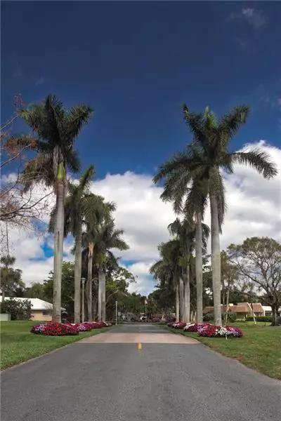 Pompano Beach, FL 33069,3970 Oaks Clubhouse Dr #203