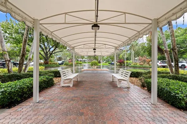 Pompano Beach, FL 33069,3970 Oaks Clubhouse Dr #203