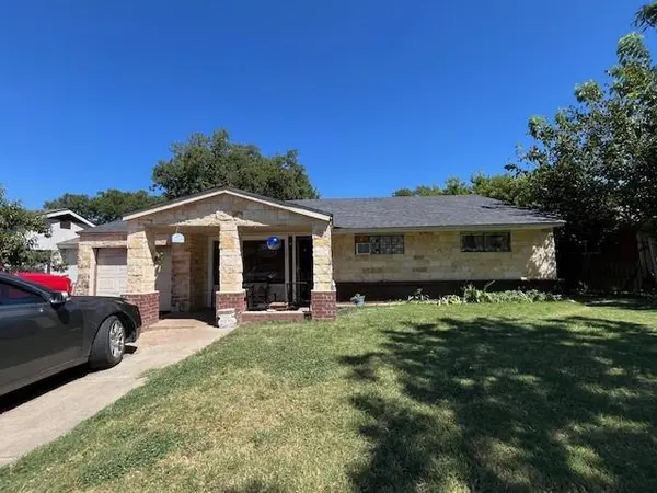 227 Halsey Street, Dallas, TX 75224