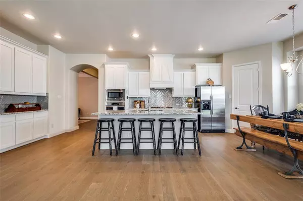 2706 Point Vista Drive,  Lewisville,  TX 75067