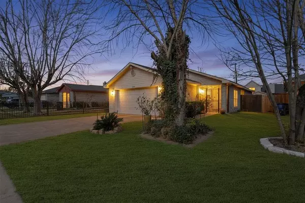 Dallas, TX 75227,10419 Blackjack Oaks Drive