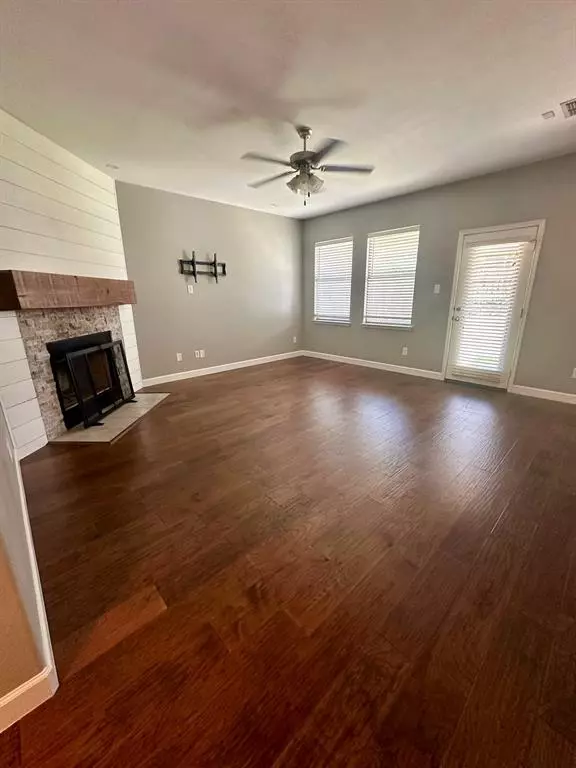 Little Elm, TX 75068,900 Lake Worth Trail