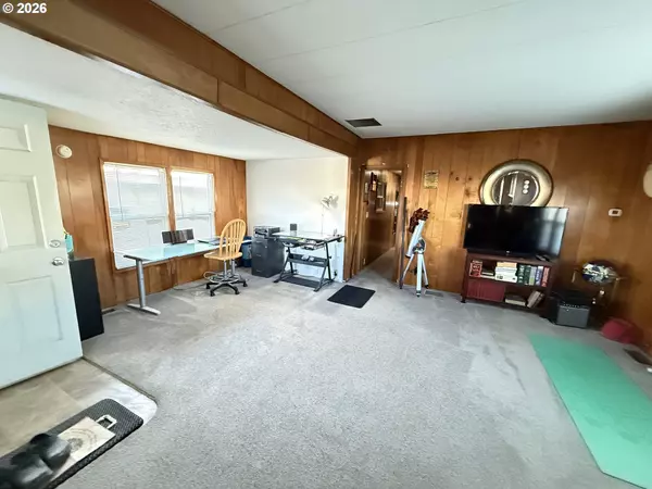 Salem, OR 97305,5545 43RD WAY NE